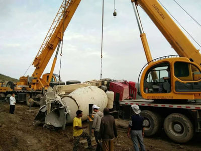 致那些看不起吊车司机的人_救援