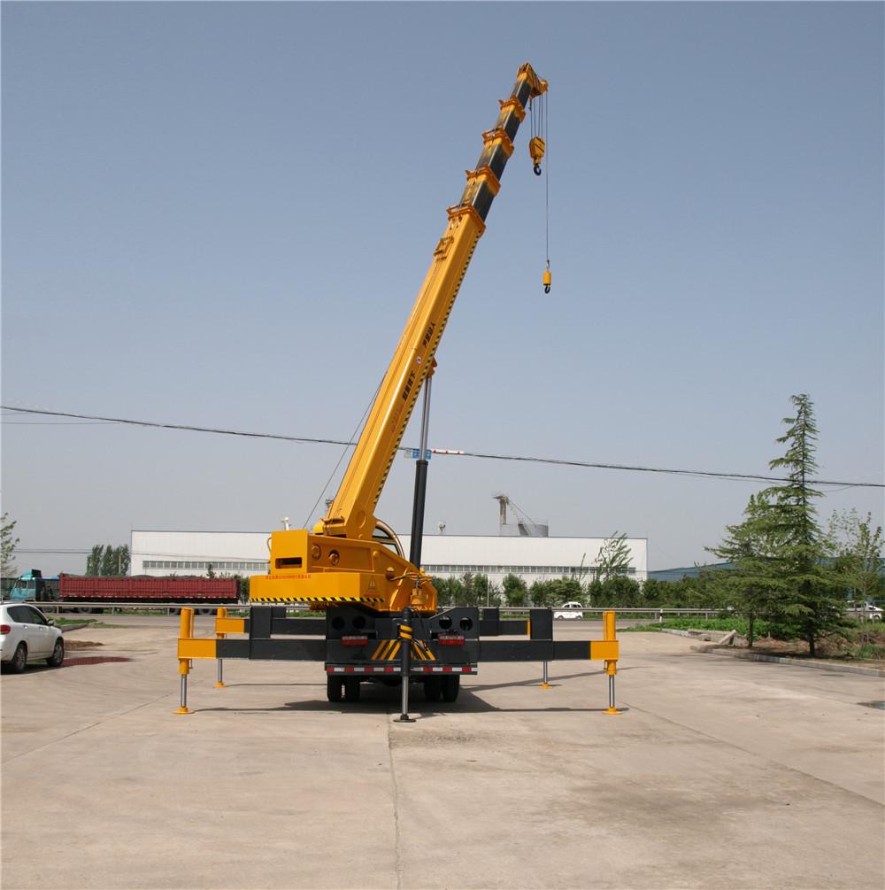 【内蒙古乌海8吨吊车国五国六八吨唐骏凯马汽车吊厂家直销小吊车价格